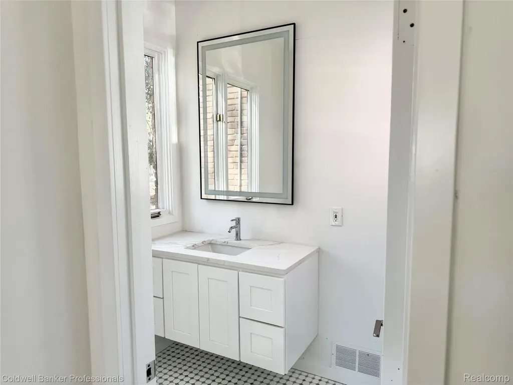 4692 W Wickford Bloomfield Hills City MI 48302
