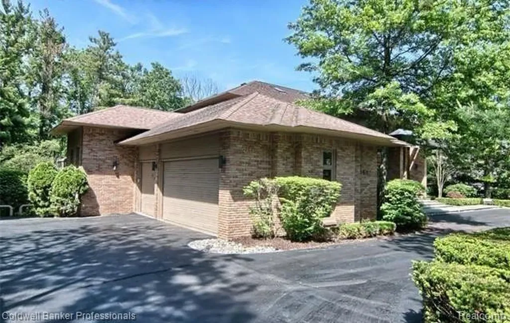 4692 W Wickford Bloomfield Hills City MI 48302