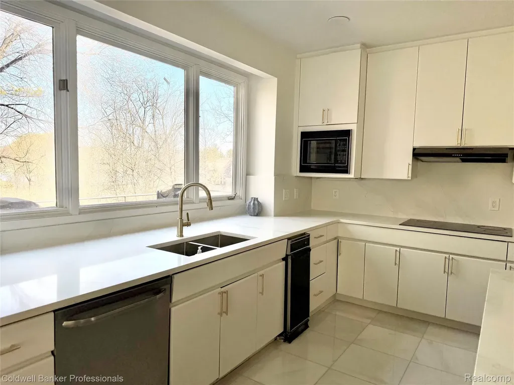 4692 W Wickford Bloomfield Hills City MI 48302