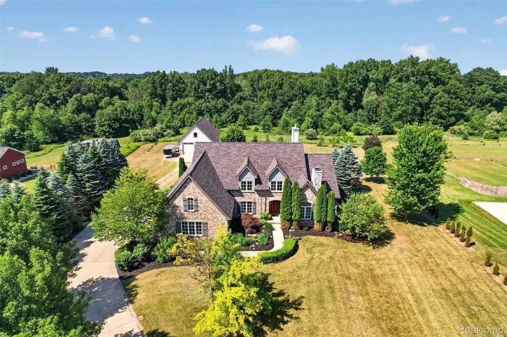 5372 Stone Garden Drive Marion Township MI 48843