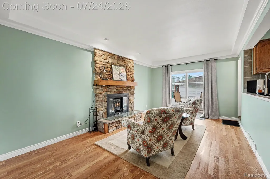 31436 Palomino Drive Warren City MI 48093