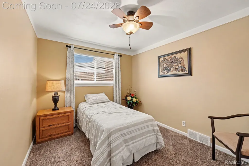 31436 Palomino Drive Warren City MI 48093