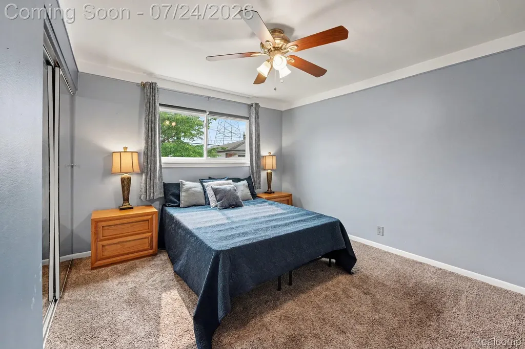 31436 Palomino Drive Warren City MI 48093