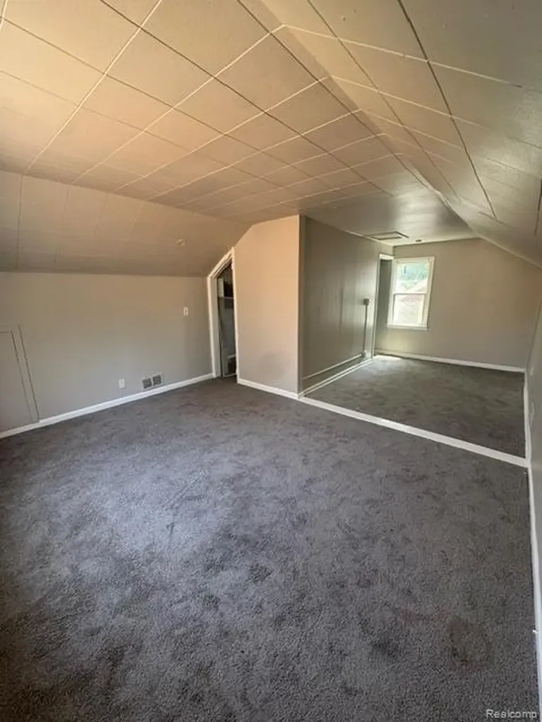 10006 Auburn Street Detroit City MI 48228