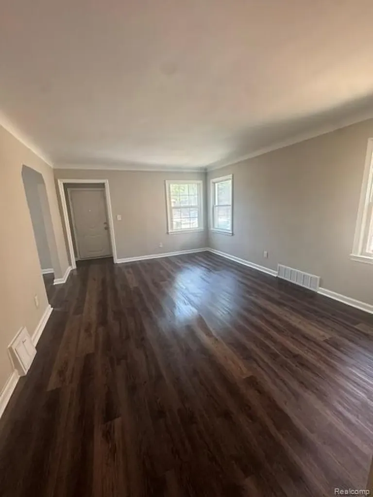10006 Auburn Street Detroit City MI 48228