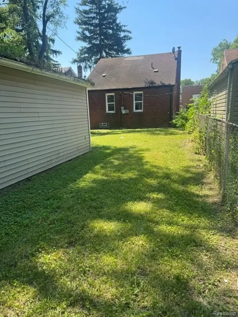 10006 Auburn Street Detroit City MI 48228