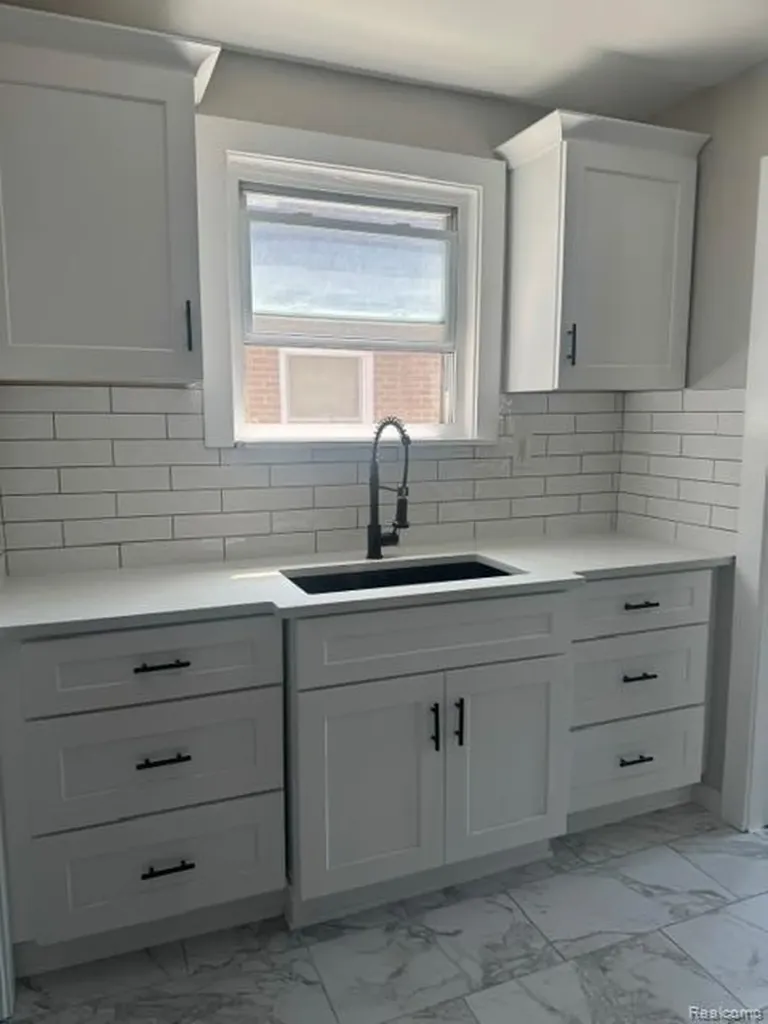 10006 Auburn Street Detroit City MI 48228