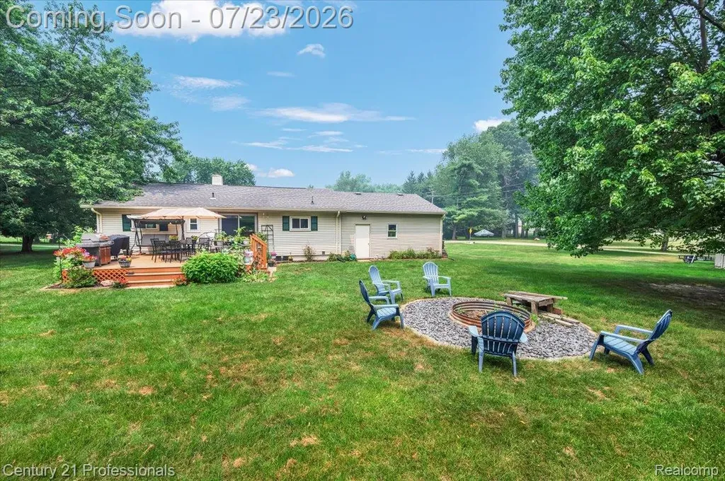 161 Eastview Street Orion Charter Township MI 48362