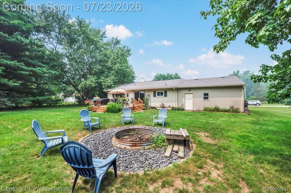 161 Eastview Street Orion Charter Township MI 48362