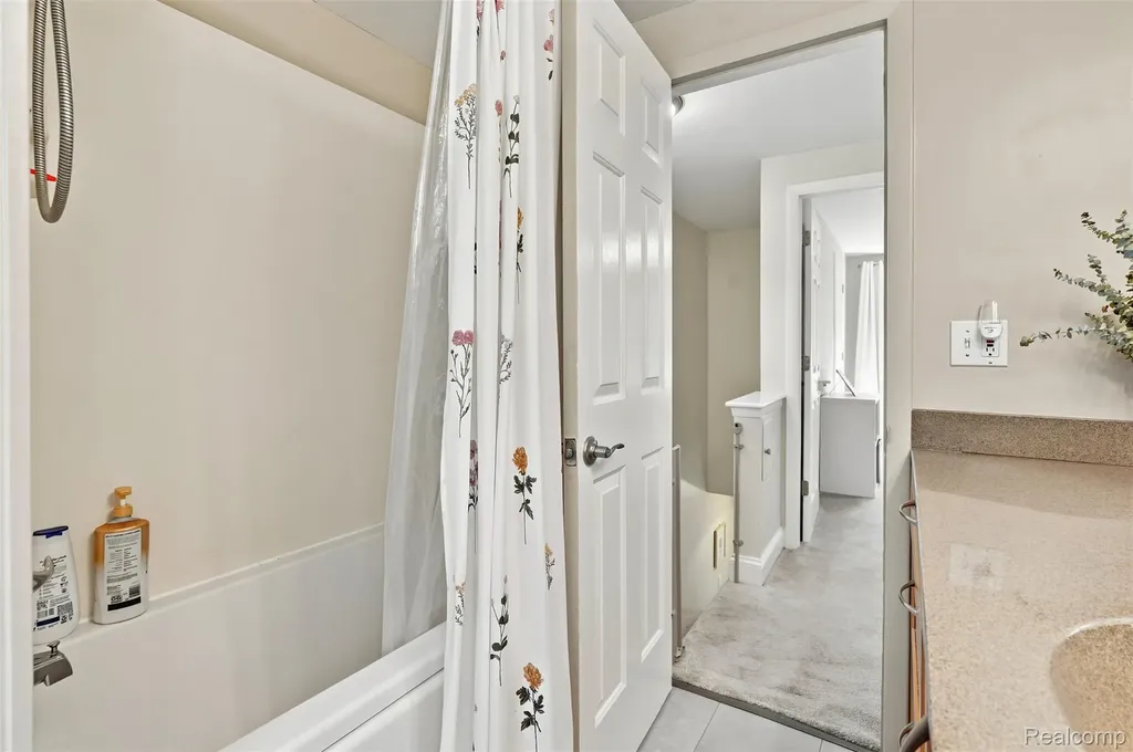 3475 Yellowstone Drive Ann Arbor City MI 48105