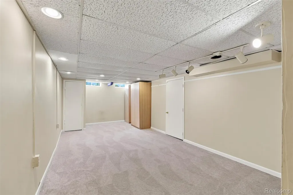 3475 Yellowstone Drive Ann Arbor City MI 48105