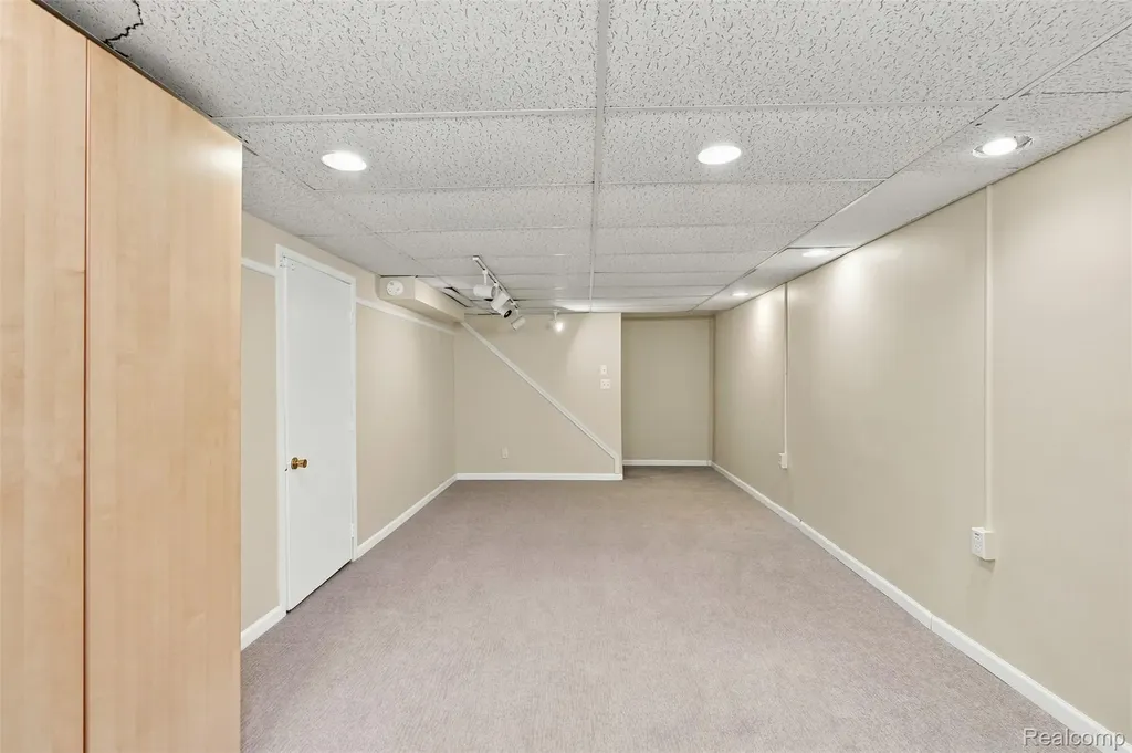 3475 Yellowstone Drive Ann Arbor City MI 48105