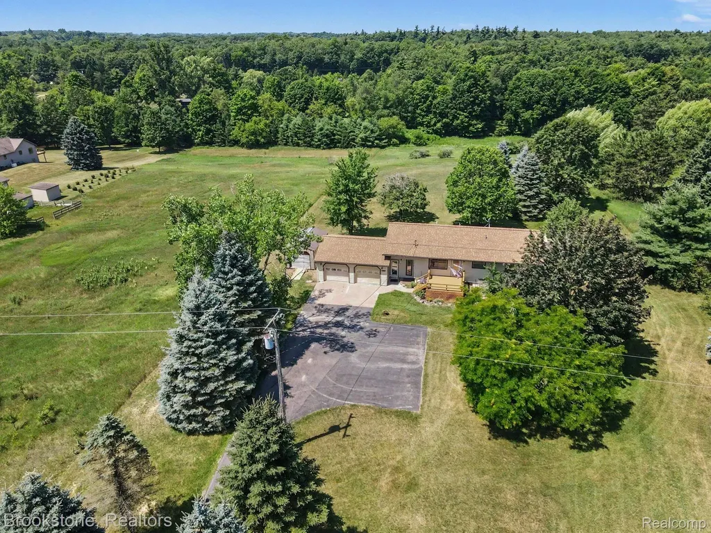 4555 Lonsberry Road Marathon Township MI 48421