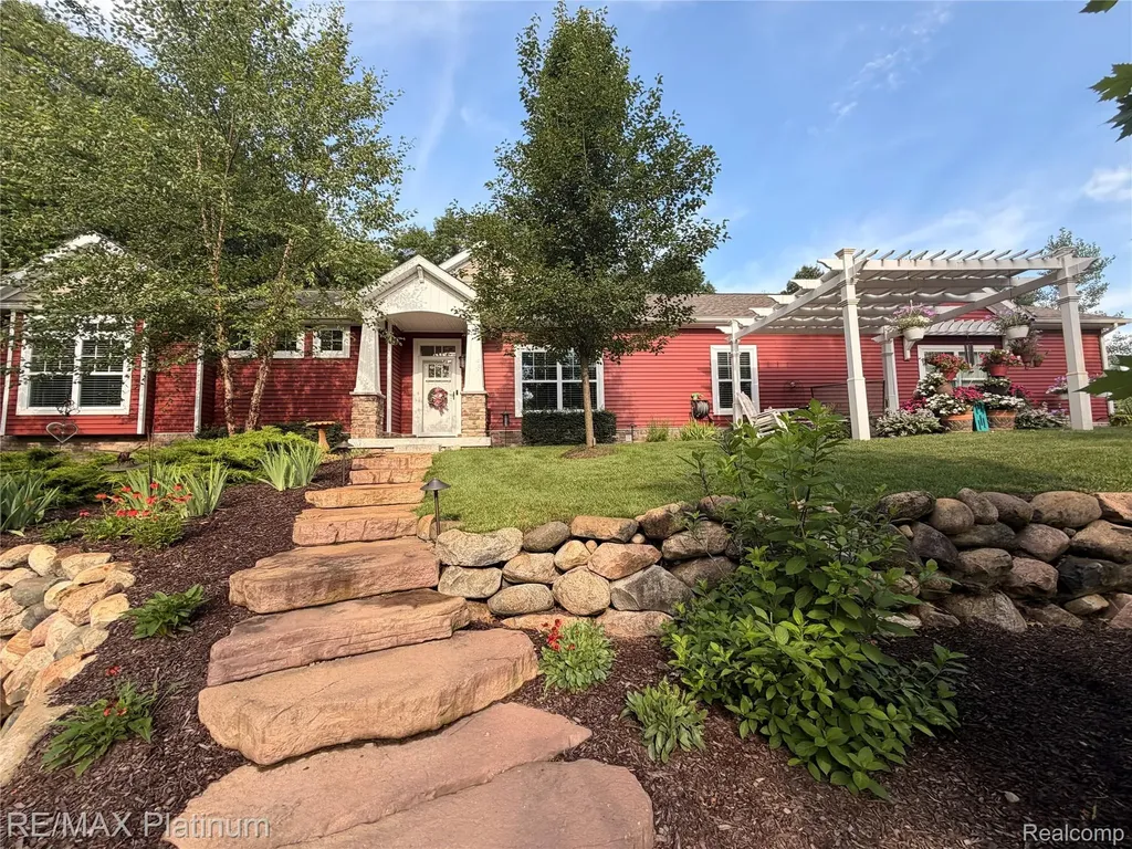 2676 Crooked Lake Road Genoa Township MI 48843