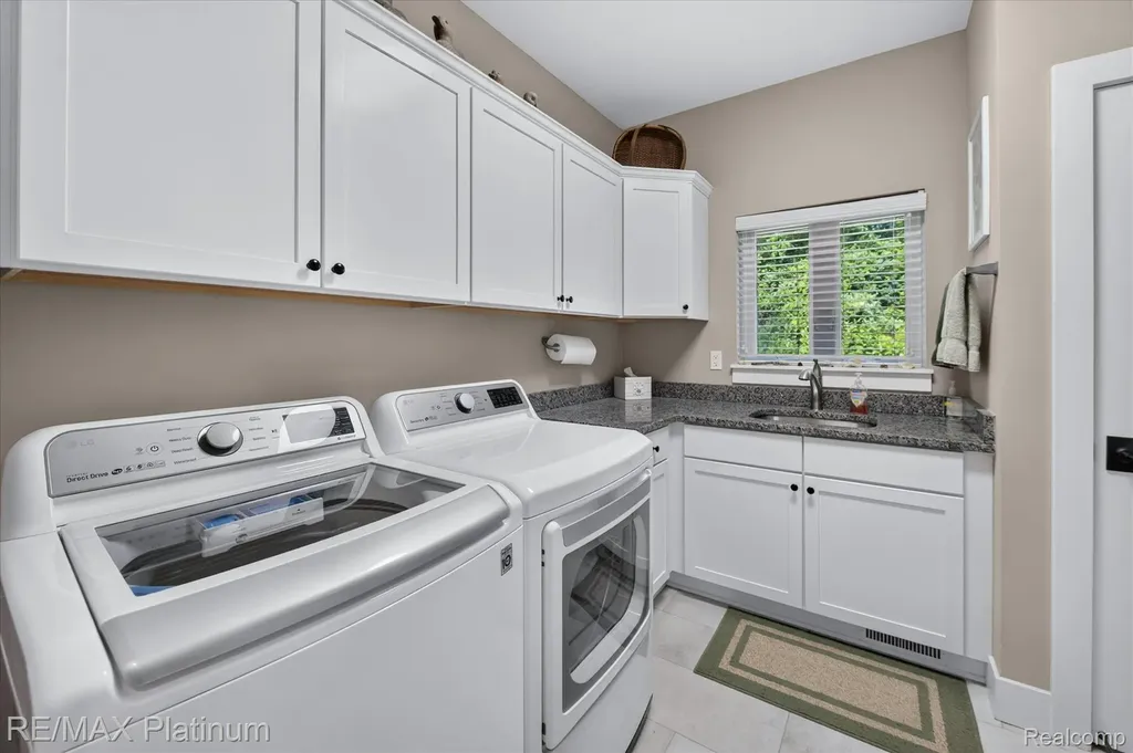 2676 Crooked Lake Road Genoa Township MI 48843