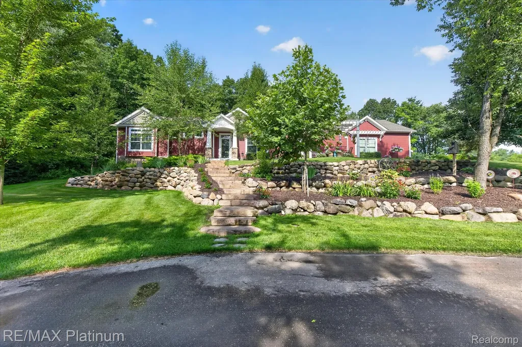 2676 Crooked Lake Road Genoa Township MI 48843