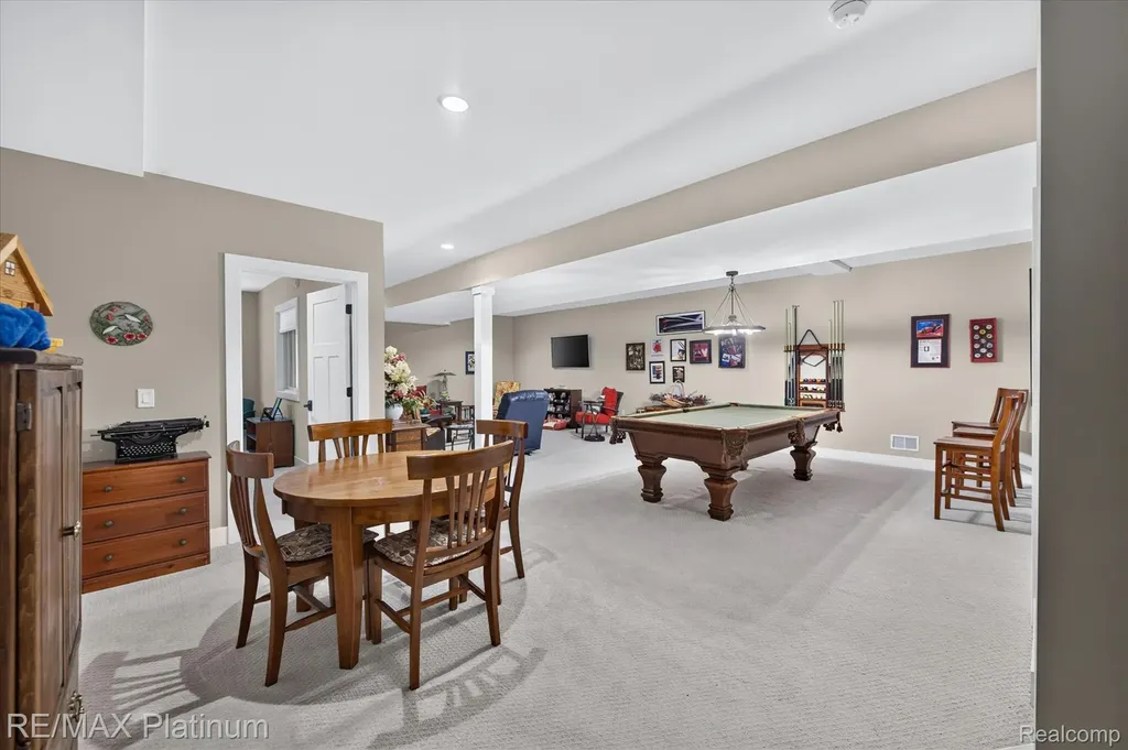 2676 Crooked Lake Road Genoa Township MI 48843