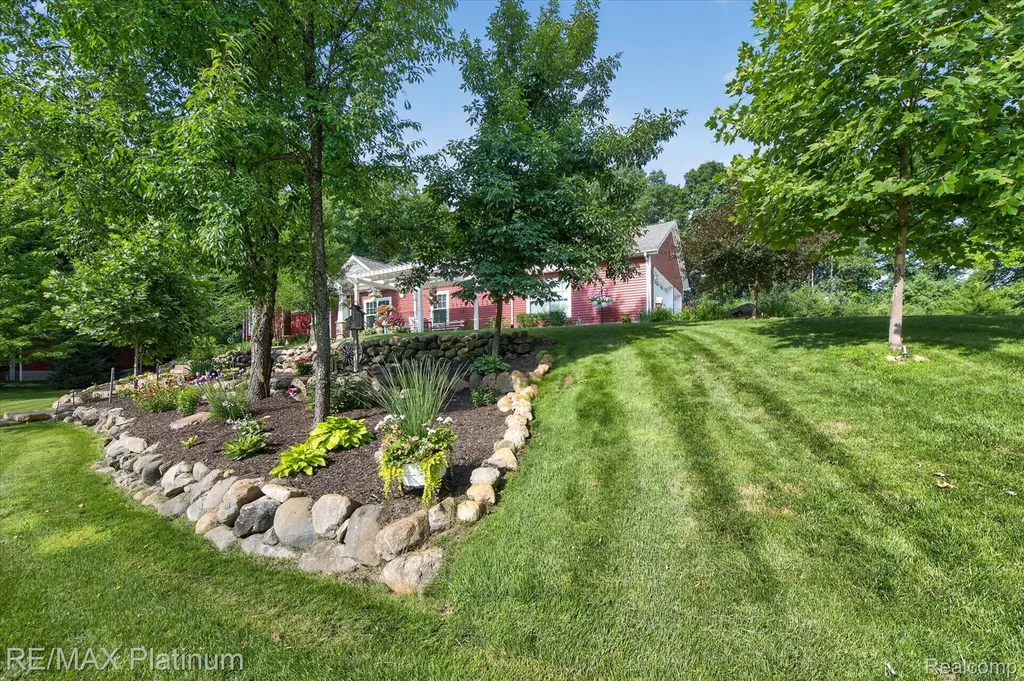 2676 Crooked Lake Road Genoa Township MI 48843