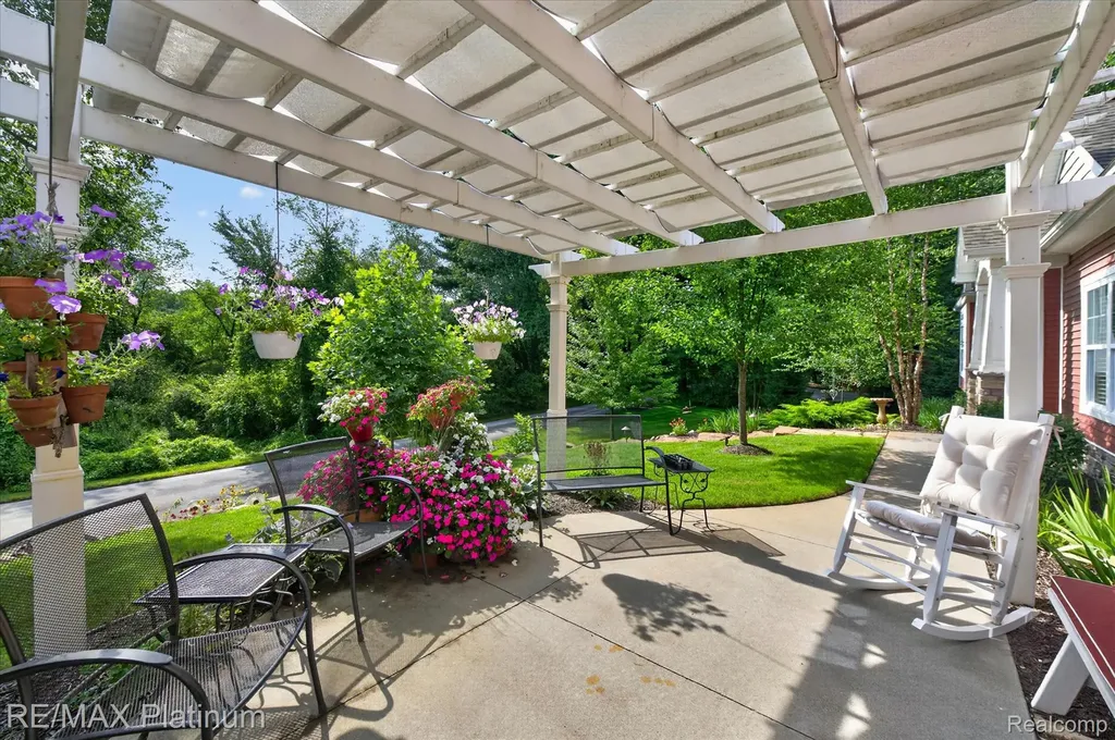 2676 Crooked Lake Road Genoa Township MI 48843