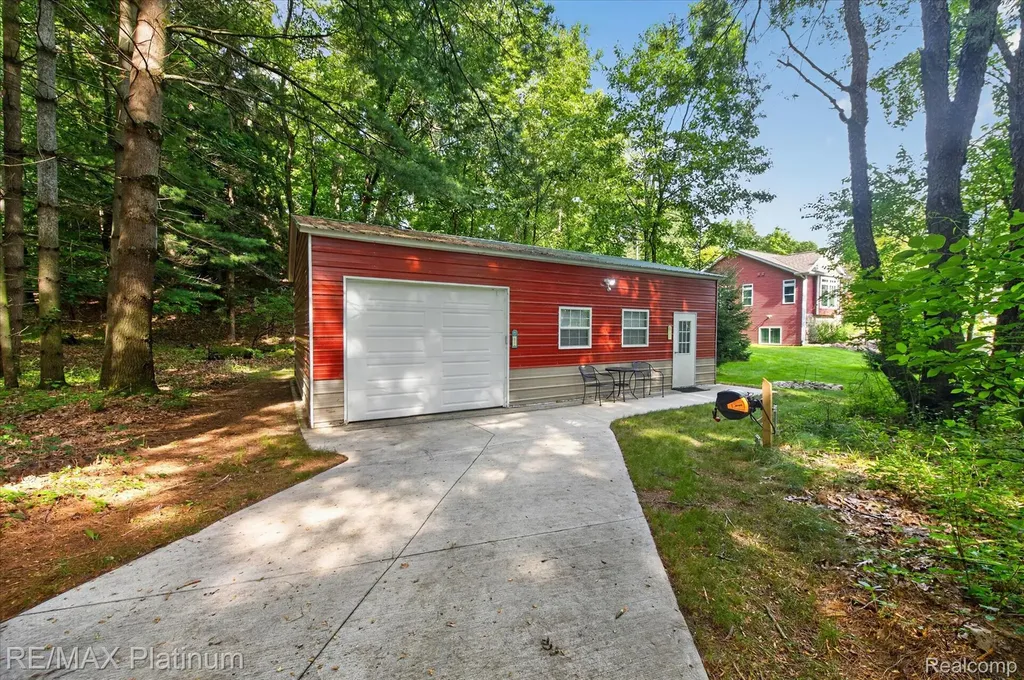 2676 Crooked Lake Road Genoa Township MI 48843