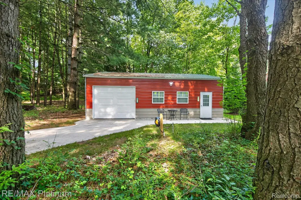 2676 Crooked Lake Road Genoa Township MI 48843