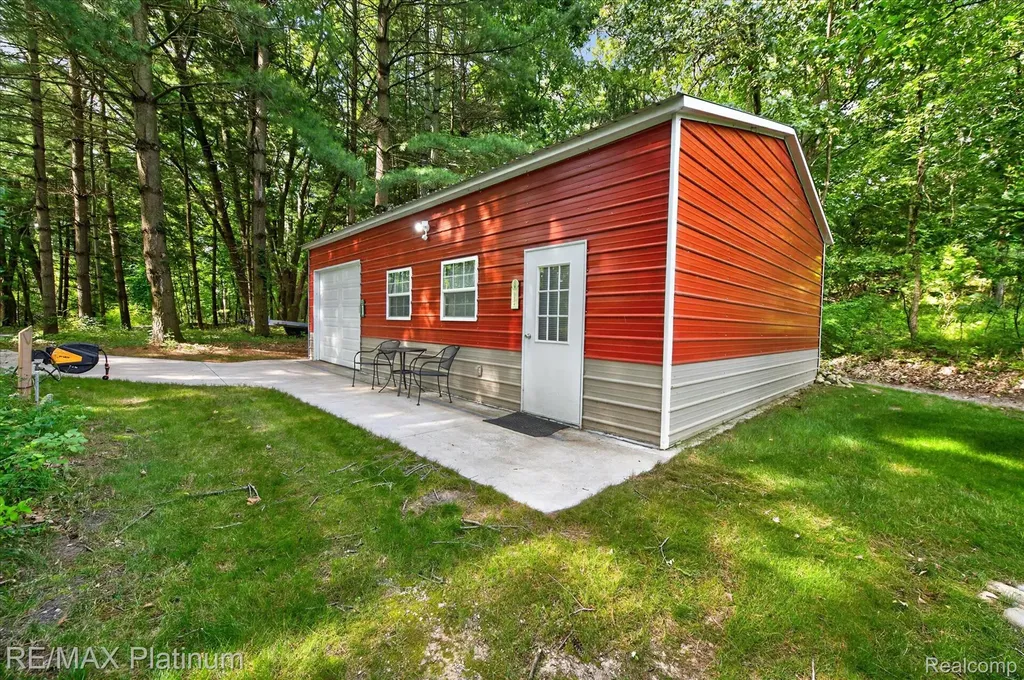 2676 Crooked Lake Road Genoa Township MI 48843