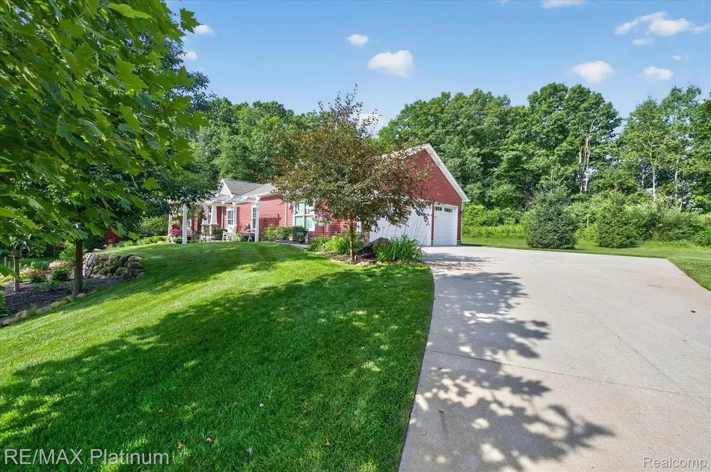 2676 Crooked Lake Road Genoa Township MI 48843