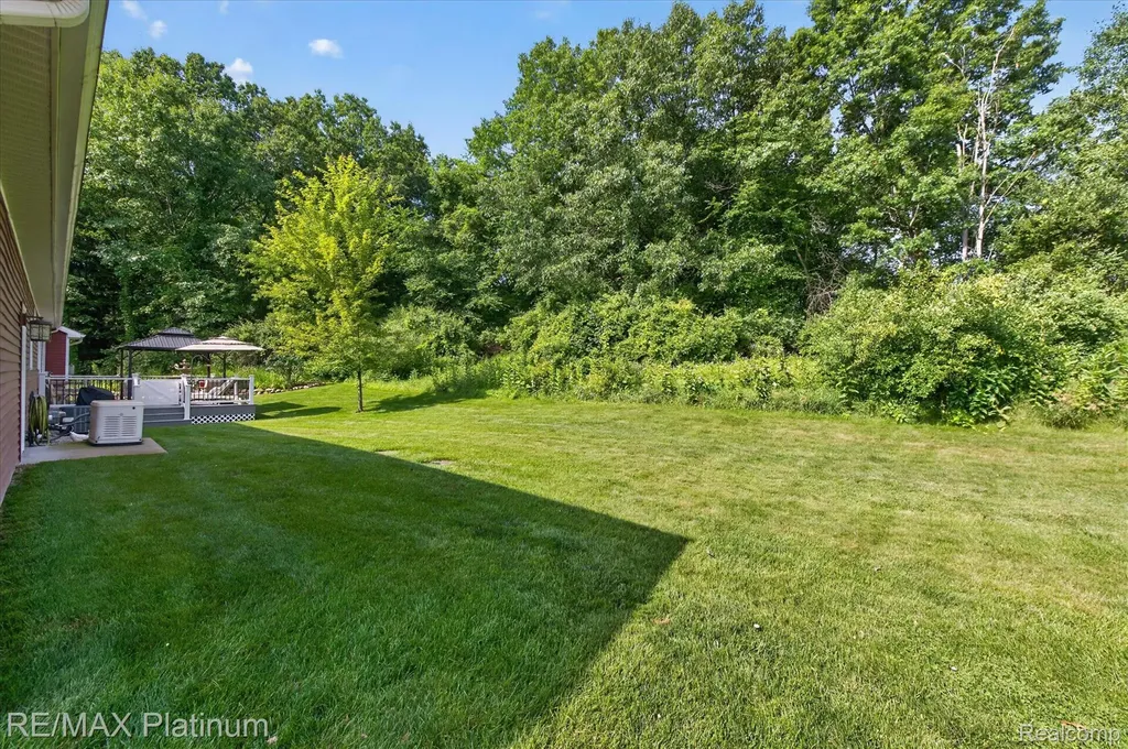 2676 Crooked Lake Road Genoa Township MI 48843