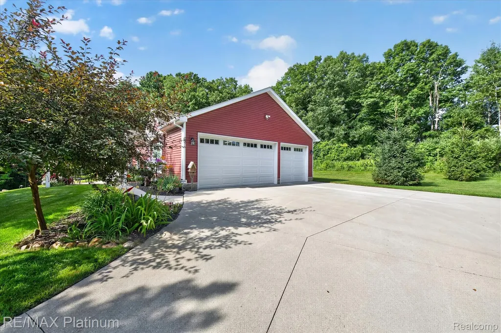 2676 Crooked Lake Road Genoa Township MI 48843