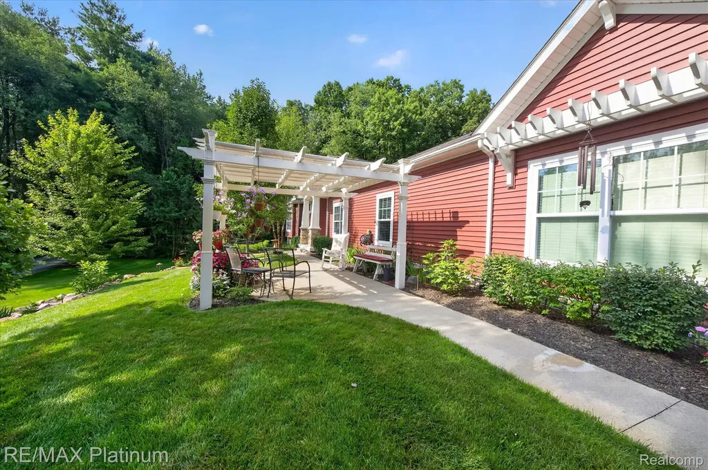 2676 Crooked Lake Road Genoa Township MI 48843