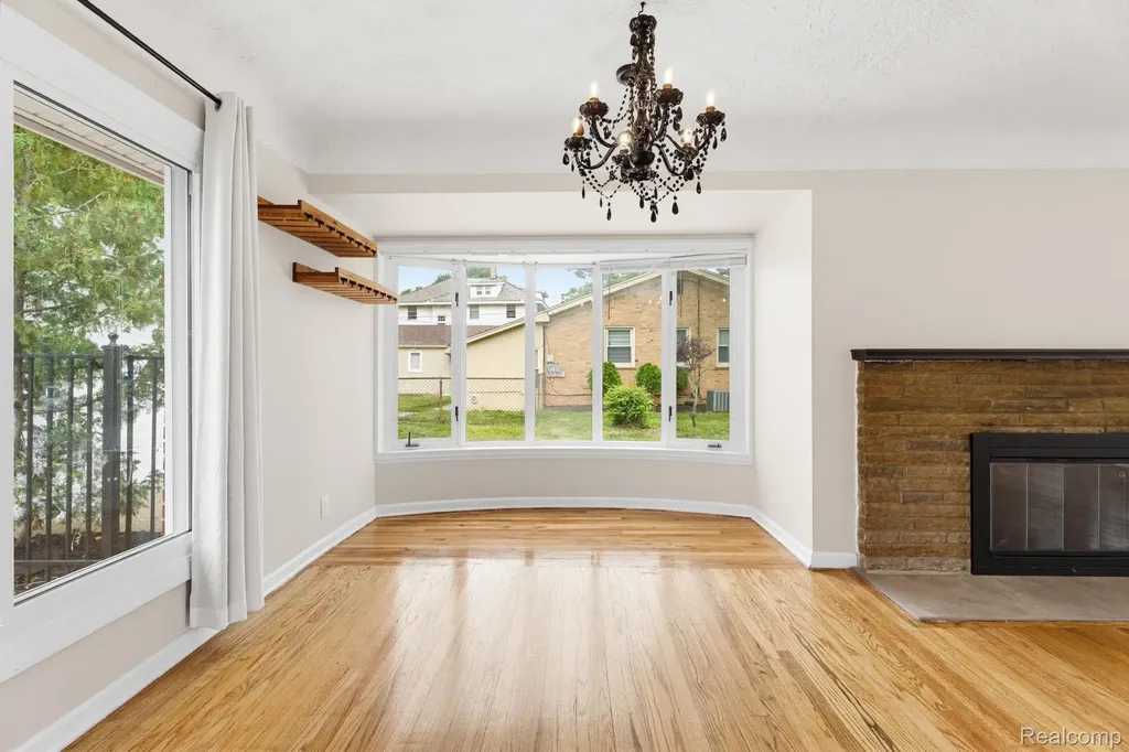 2118 Middlebelt Road West Bloomfield Charter Township MI 48324