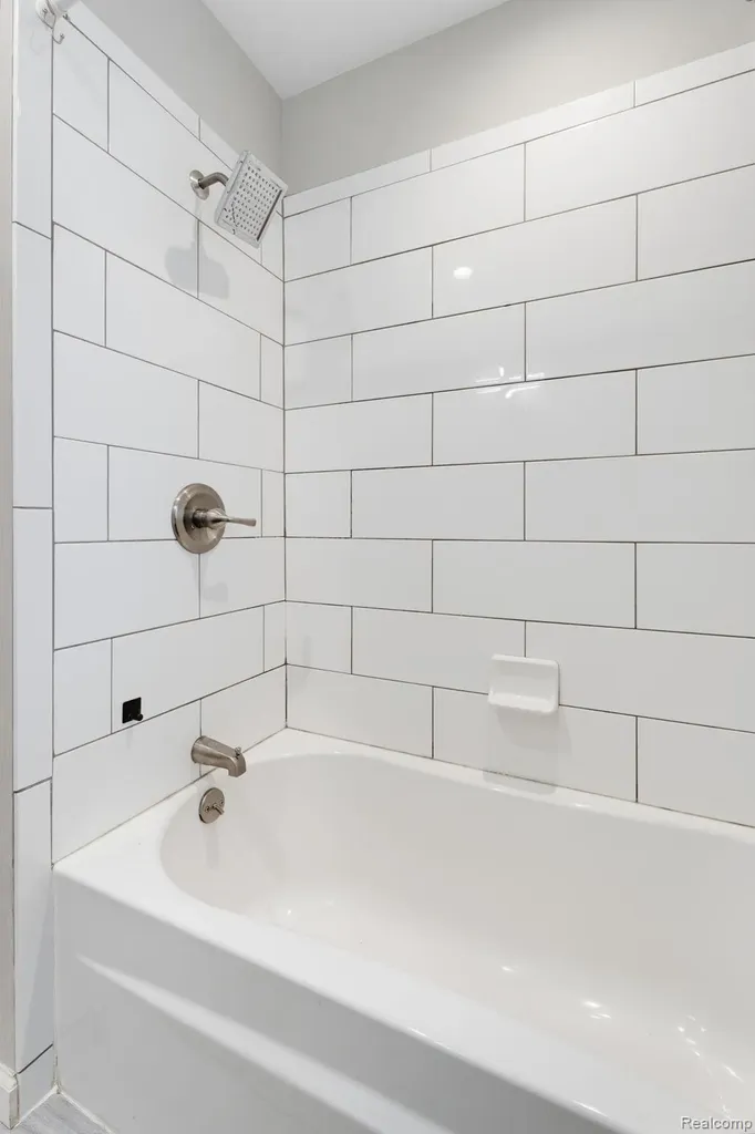 2118 Middlebelt Road West Bloomfield Charter Township MI 48324