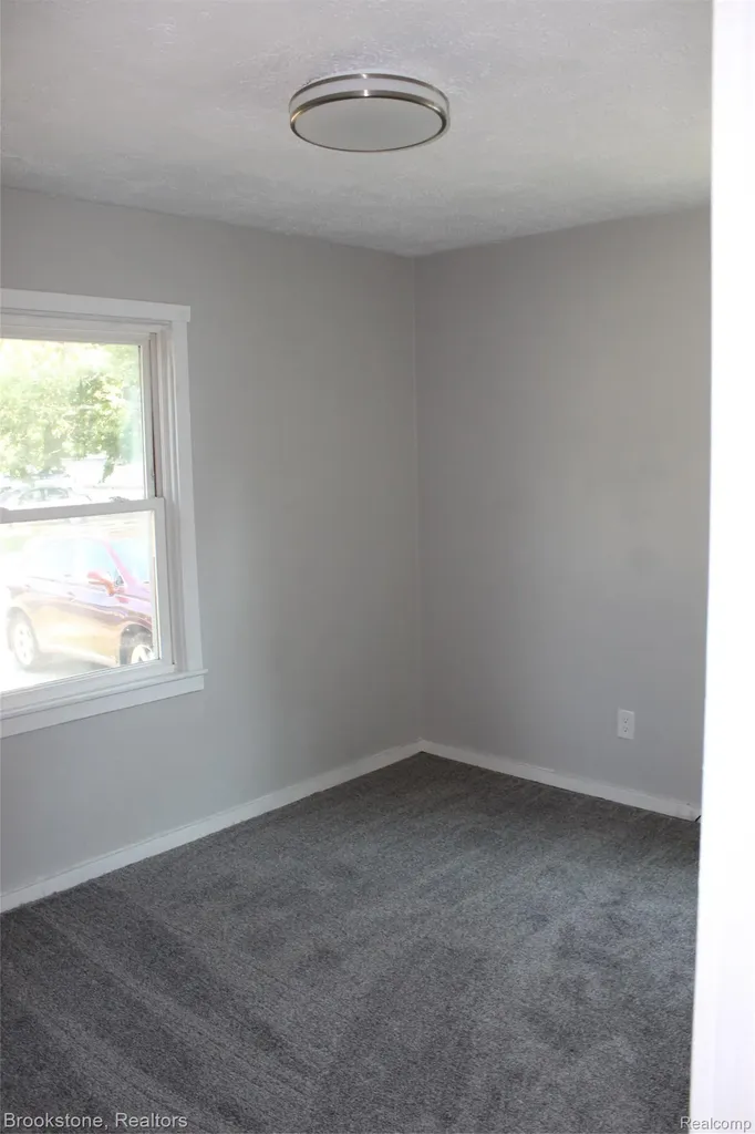 20589 Negaunee Redford Charter Township MI 48240