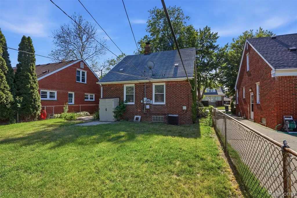 2204 N Franklin Street Dearborn City MI 48128