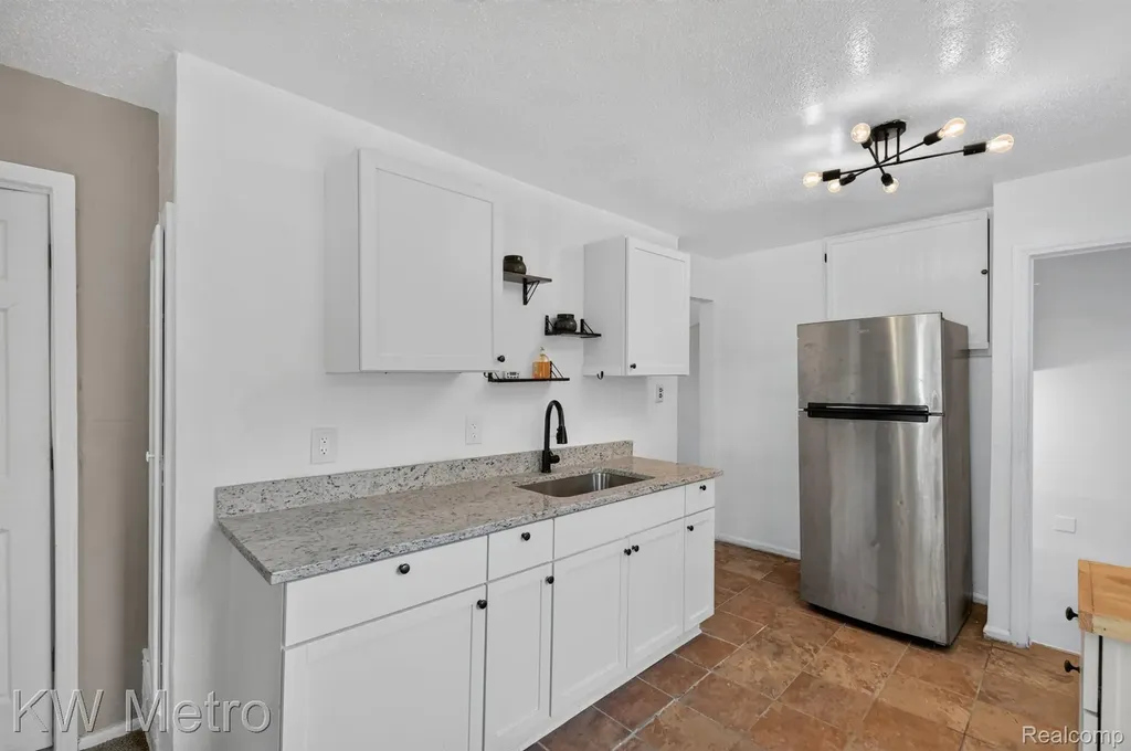 18911 Oakfield Street Detroit City MI 48235