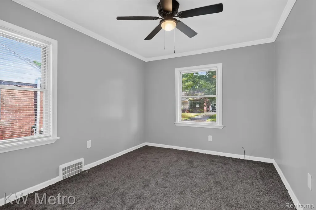 18911 Oakfield Street Detroit City MI 48235