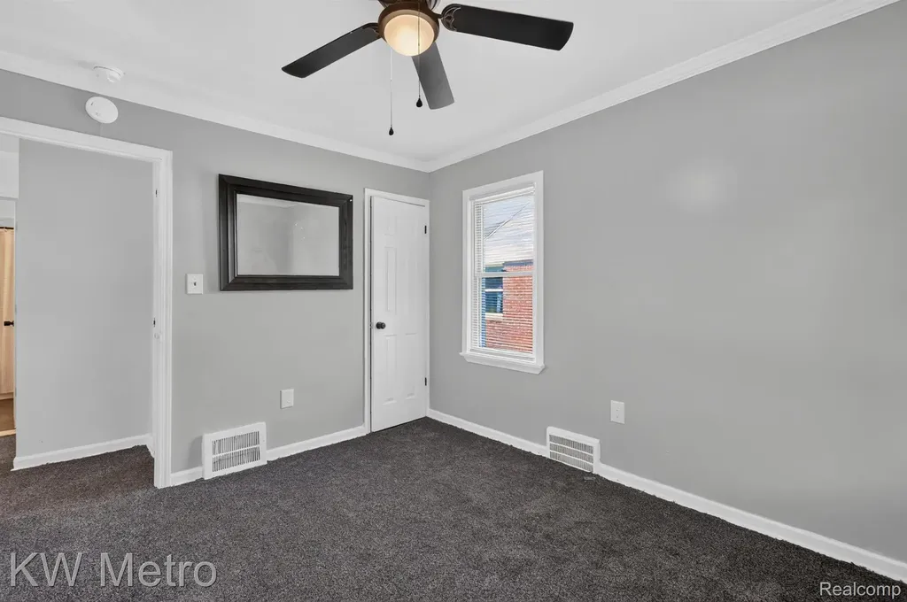 18911 Oakfield Street Detroit City MI 48235