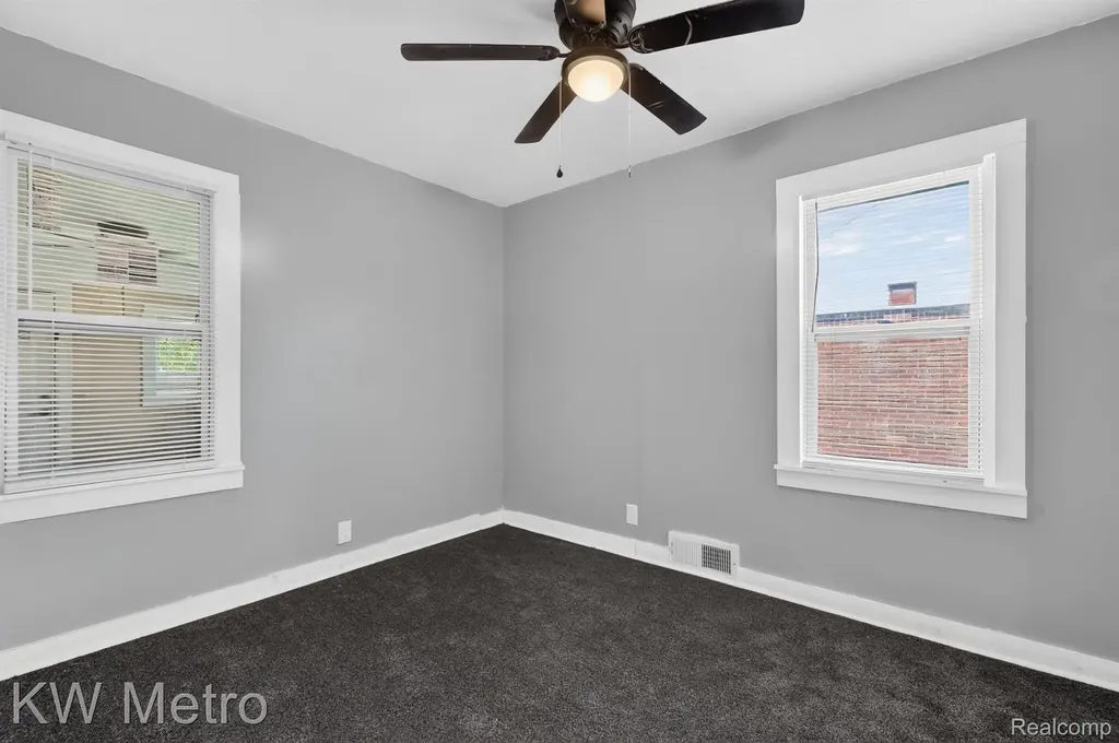 18911 Oakfield Street Detroit City MI 48235