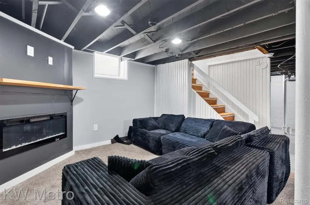 18911 Oakfield Street Detroit City MI 48235