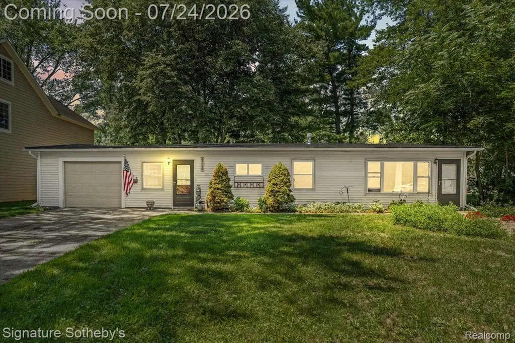 Green Oak Township MI, 6280 Beth