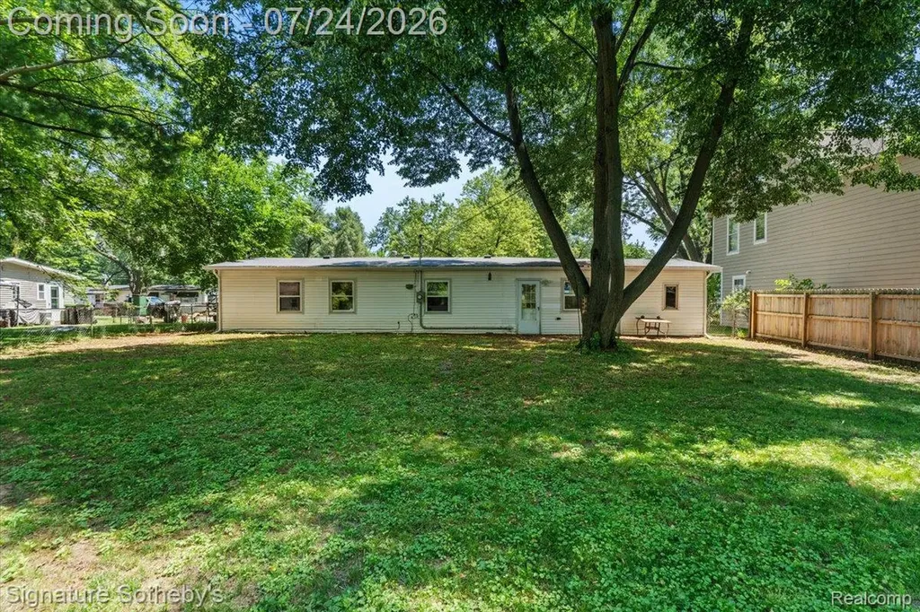 6280 Beth Green Oak Township MI 48116