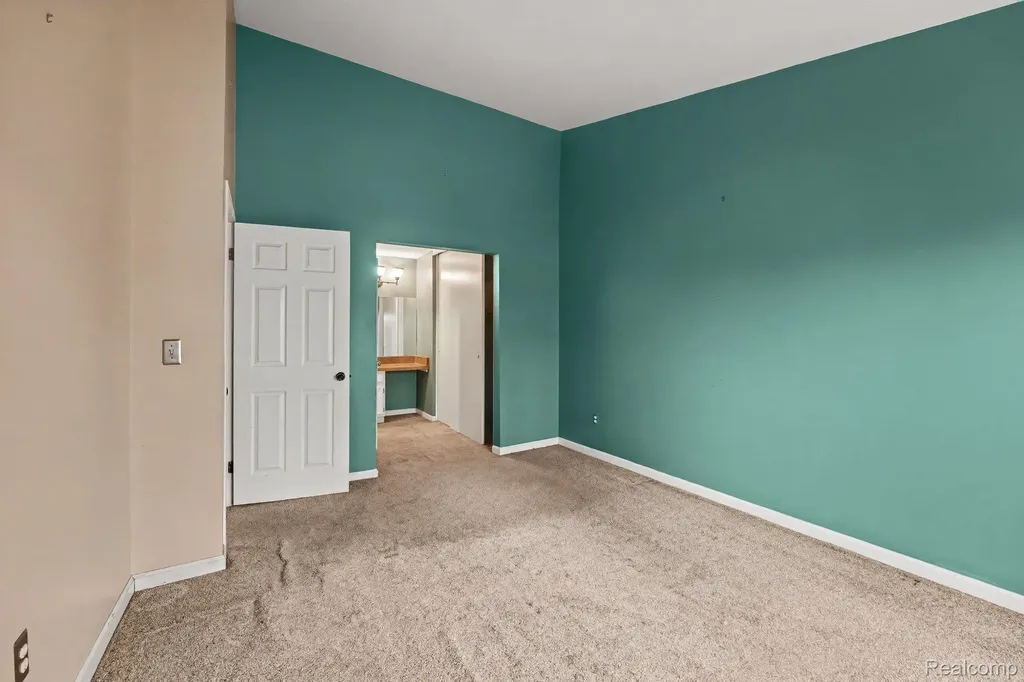 37491 Charter Oaks Boulevard Clinton Charter Township MI 48036