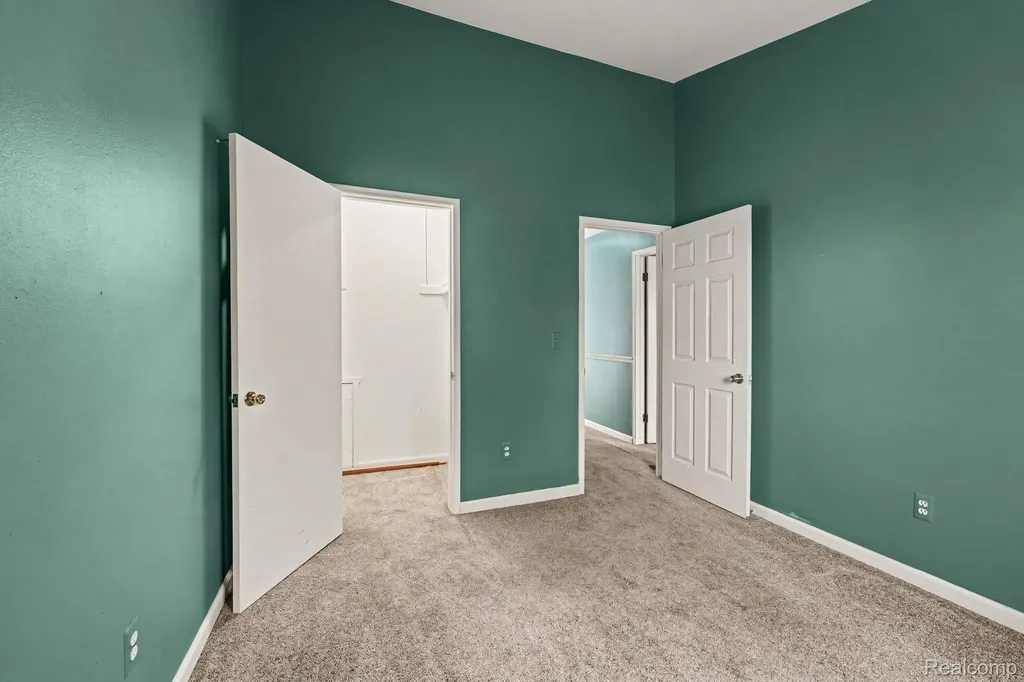 37491 Charter Oaks Boulevard Clinton Charter Township MI 48036