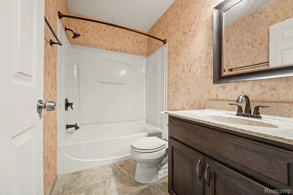 37491 Charter Oaks Boulevard Clinton Charter Township MI 48036