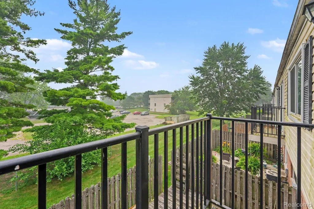 37491 Charter Oaks Boulevard Clinton Charter Township MI 48036