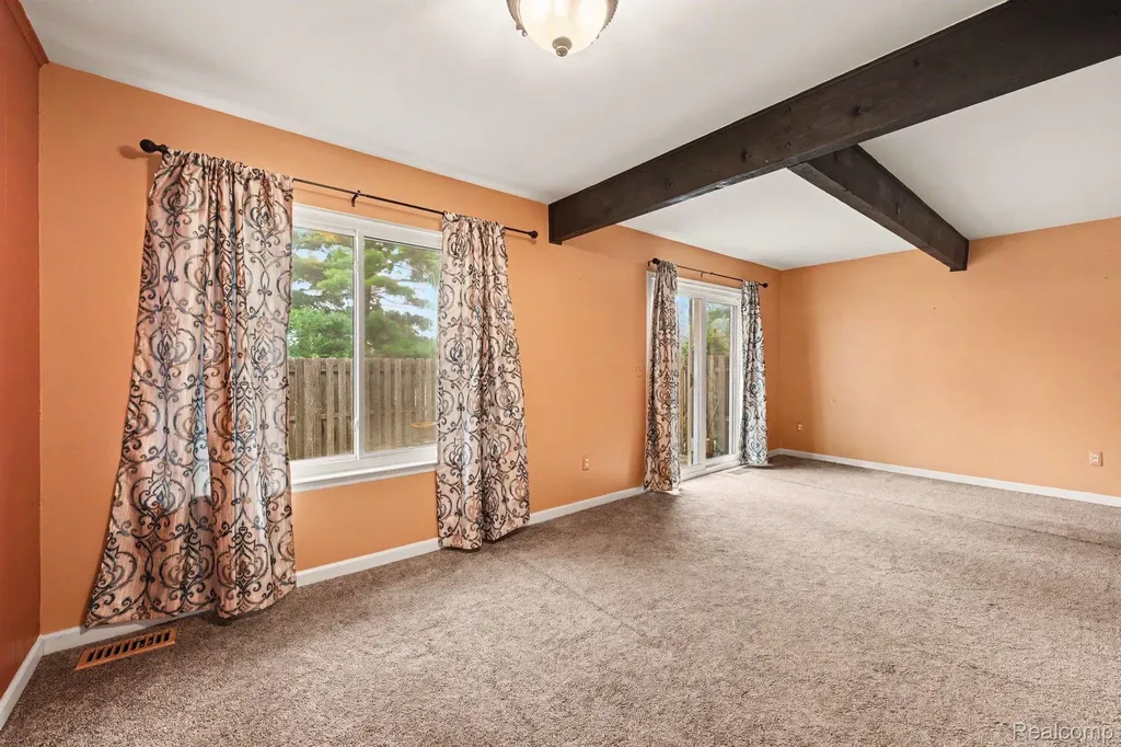 37491 Charter Oaks Boulevard Clinton Charter Township MI 48036