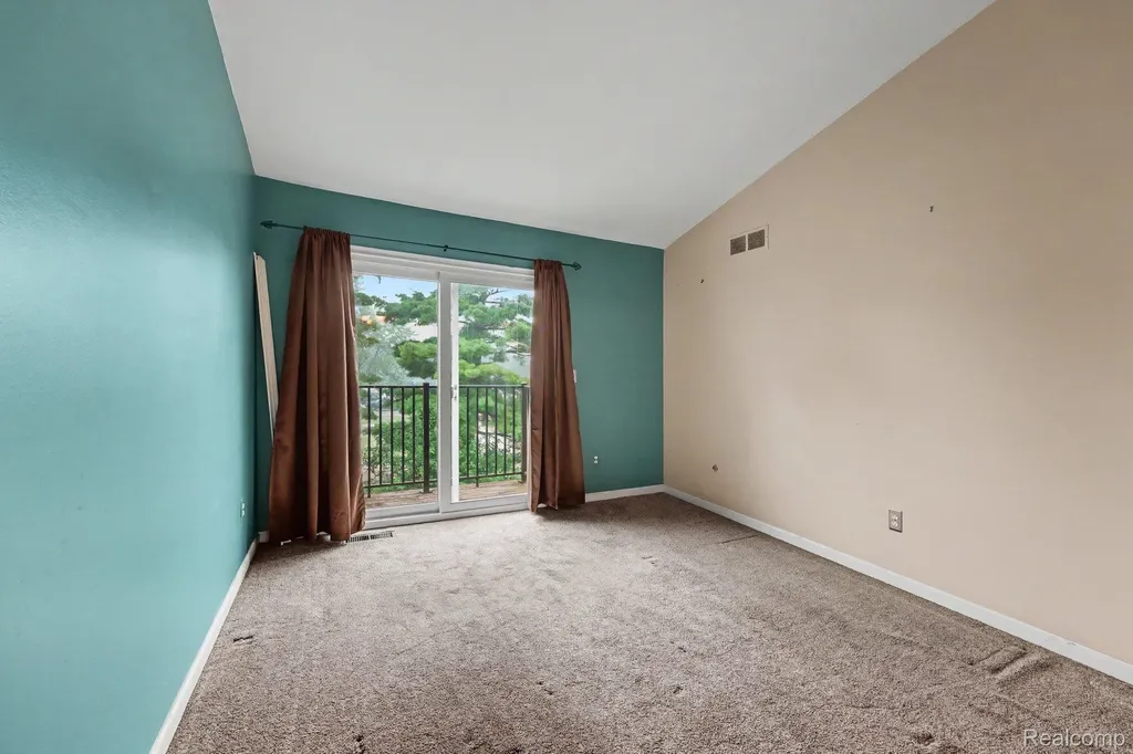 37491 Charter Oaks Boulevard Clinton Charter Township MI 48036
