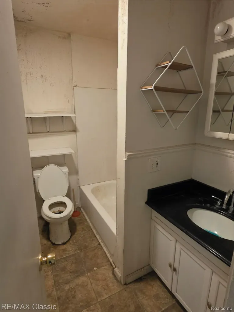 18 Stanton Street Oxford Village MI 48371