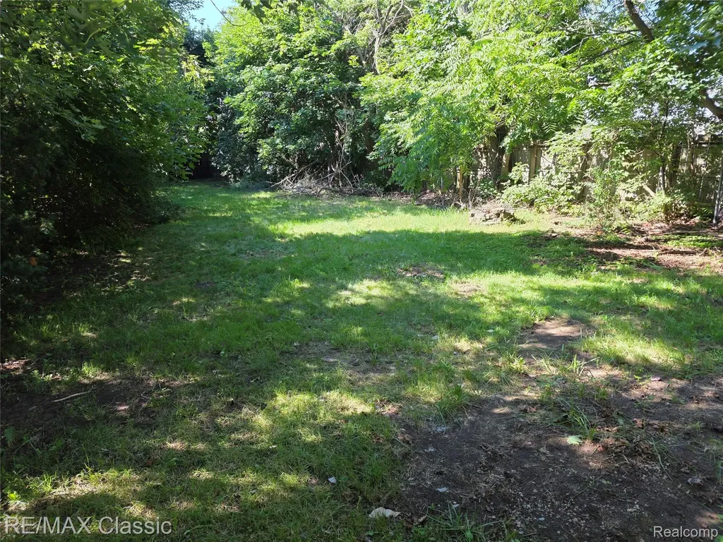 18 Stanton Street Oxford Village MI 48371