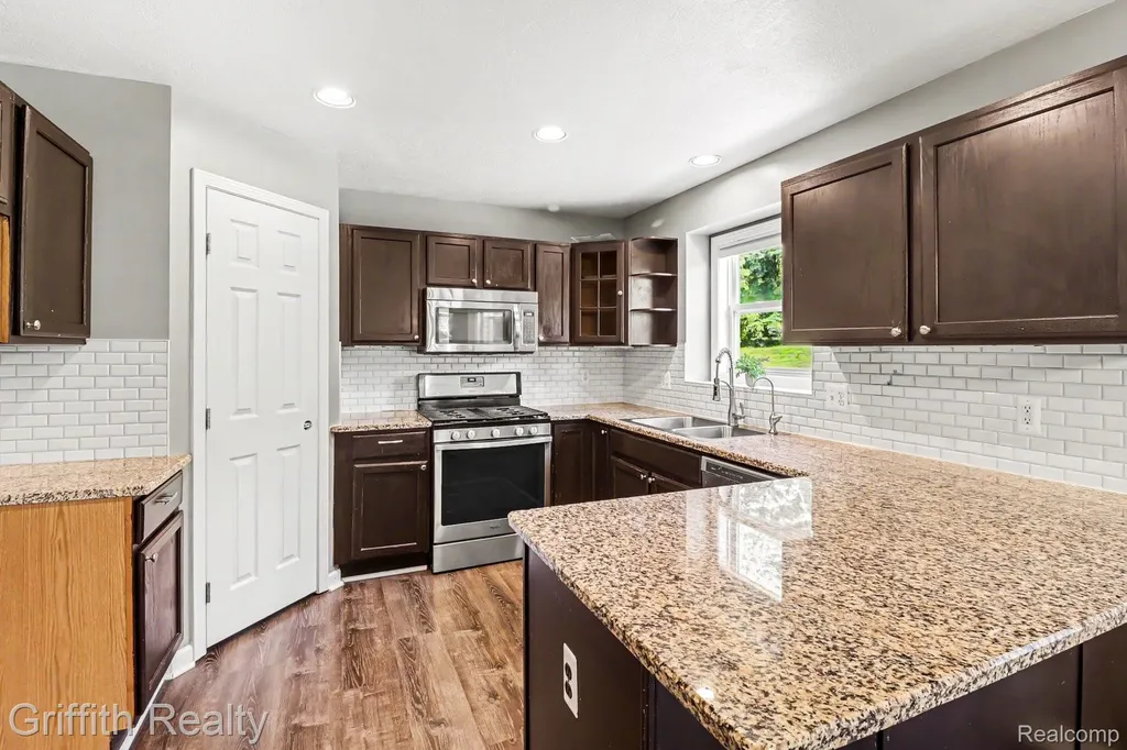 7055 Augustine Court Deerfield Township MI 48430
